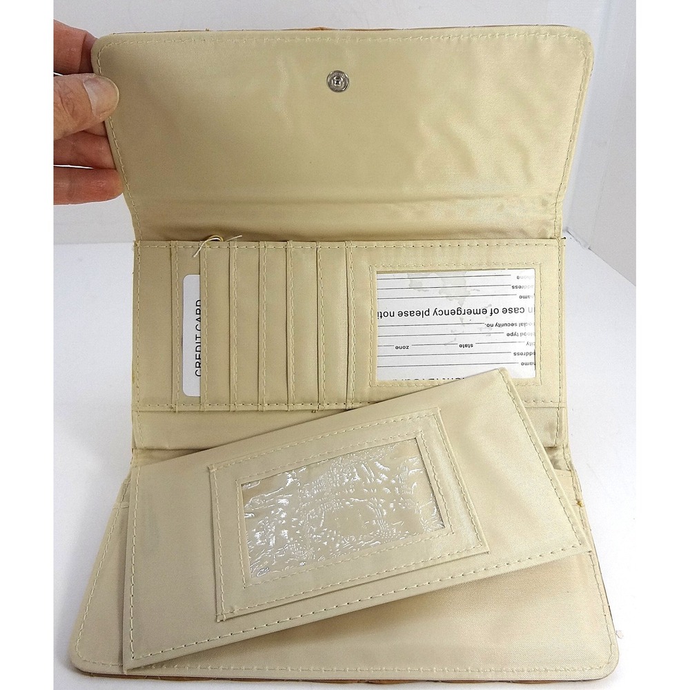 NWT Modo Bella Camel Quilted Heart Long Wallet Clutch‎ Purse Snap Closure